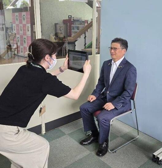 写真：マイナンバーカードの更新
